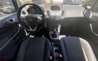 Ford Fiesta 1.5 TDCi 75CV 5 porte (10)