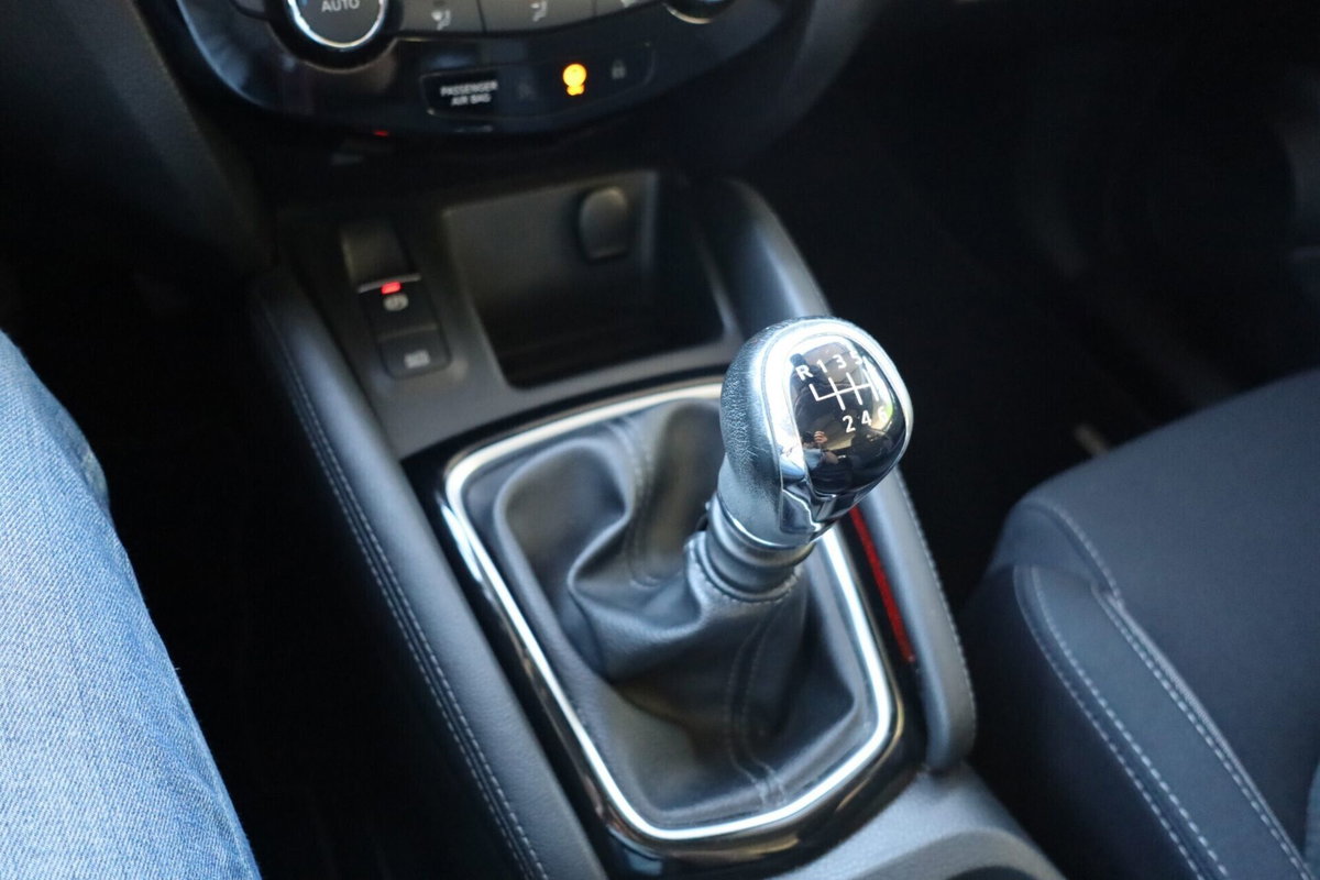 Nissan Qashqai 1.5 dCi 115 CV DCT N-Connecta (19)