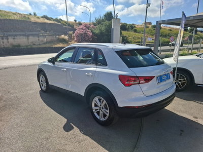Audi Q3 35 TDI quattro S tronic Business (4)