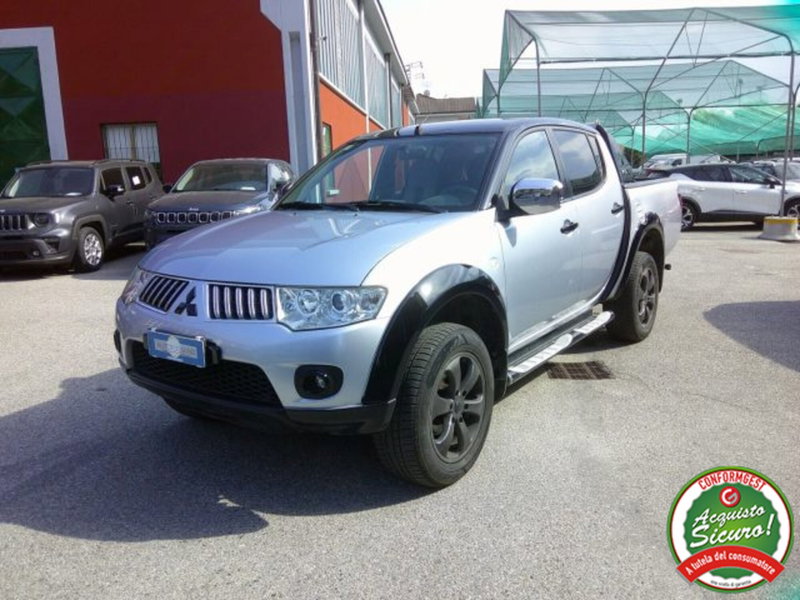 Mitsubishi L200 2.5 DI-D/136CV DC Invite DPF