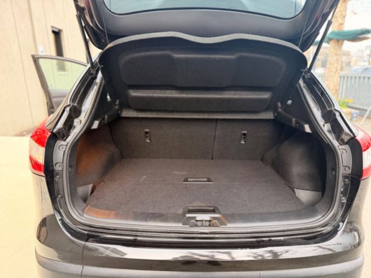 Nissan Qashqai 1.5 dCi Tekna (12)
