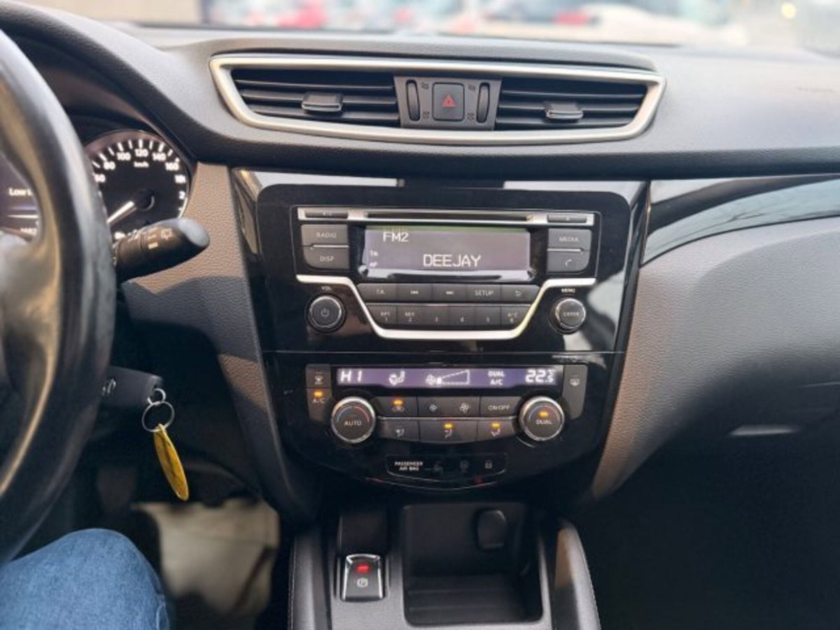 Nissan Qashqai 1.5 dCi Tekna (17)