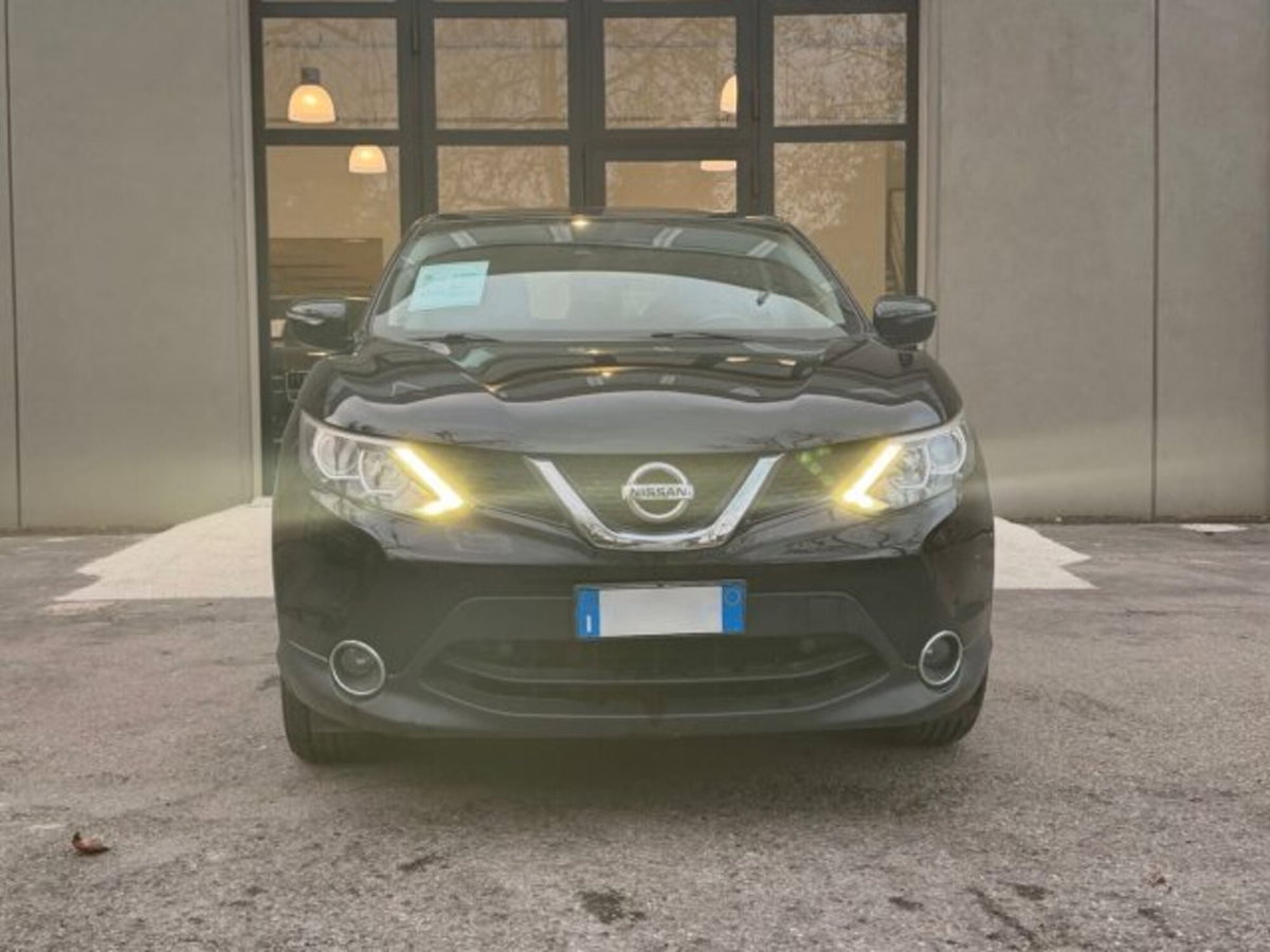 Nissan Qashqai 1.5 dCi Tekna (2)