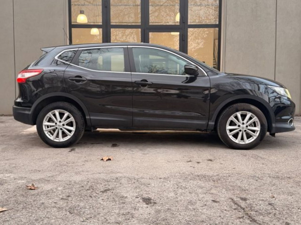 Nissan Qashqai 1.5 dCi Tekna (8)