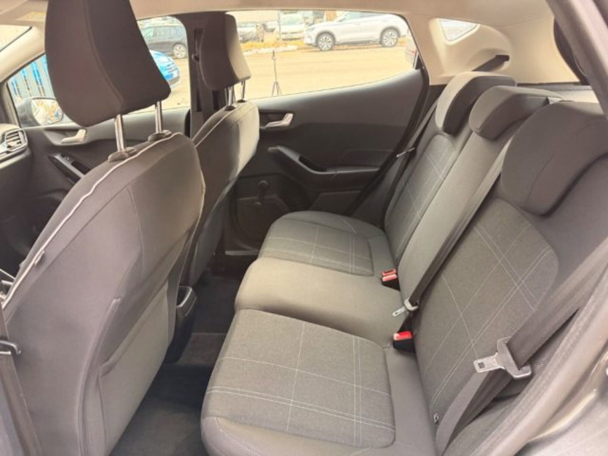 Ford Fiesta 1.1 5 porte Plus (11)