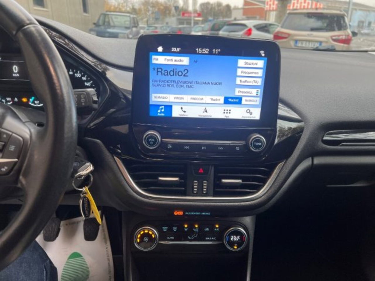 Ford Fiesta 1.5 TDCi 5 porte Vignale (14)