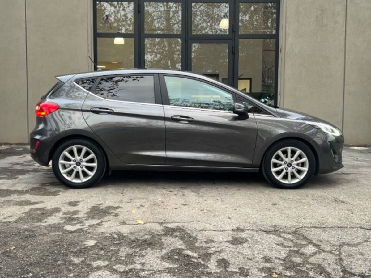 Ford Fiesta 1.5 TDCi 5 porte Vignale (8)