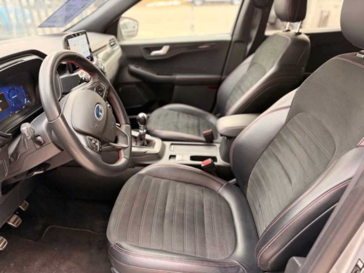 Ford Kuga 1.5 EcoBlue 120 CV 2WD ST-Line (10)