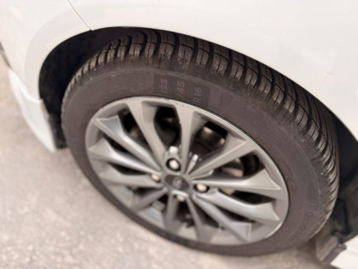 Ford Fiesta 1.5 TDCi 75CV 3 porte ST-Line (14)