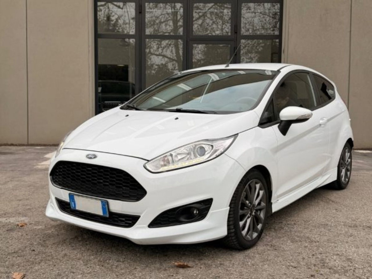 Ford Fiesta 1.5 TDCi 75CV 3 porte ST-Line (3)