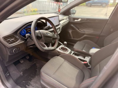 Ford Focus 1.0 EcoBoost Hybrid 125 CV Power. 5p. ST-Line Design (9)