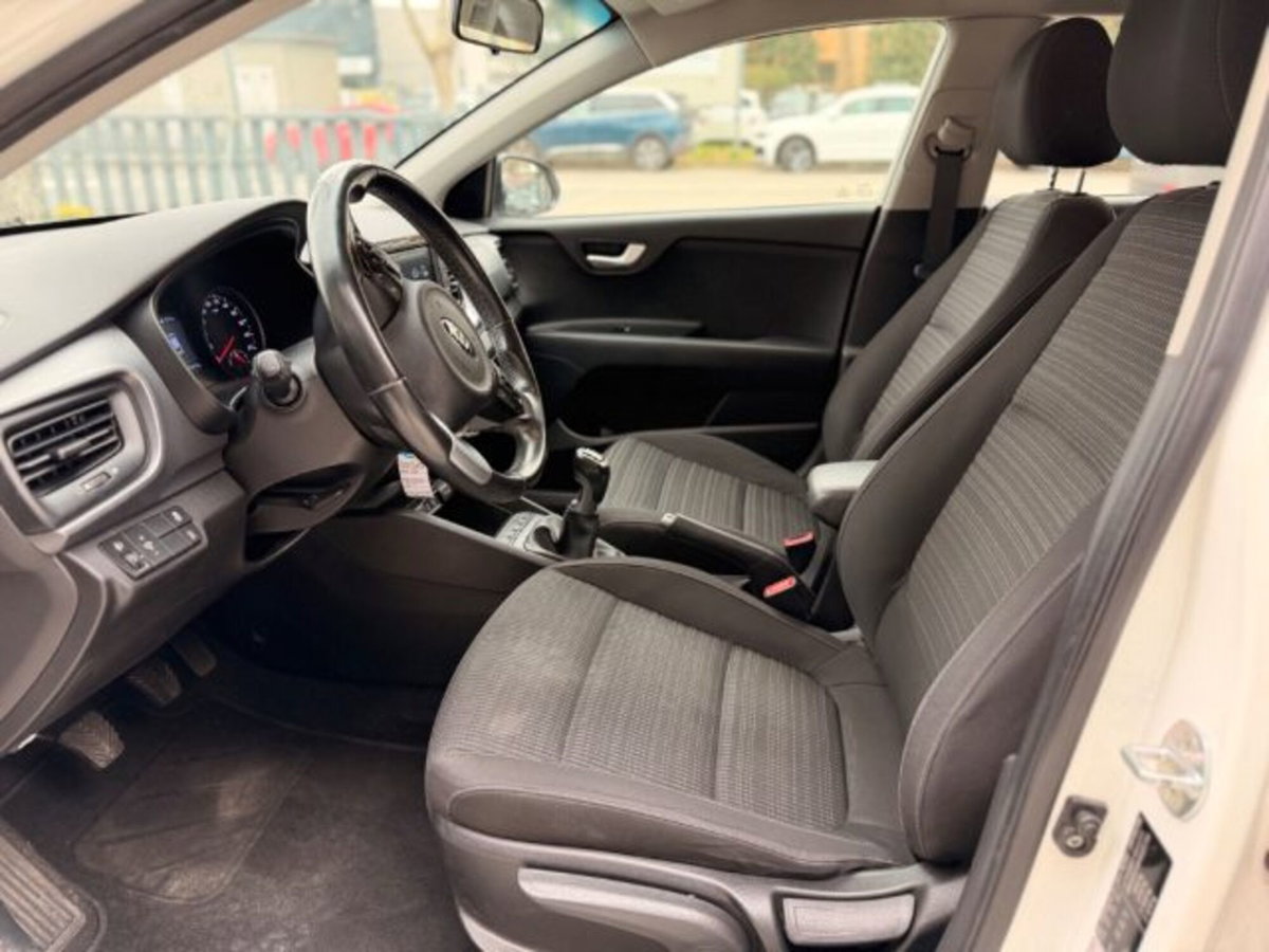 Kia Stonic 1.0 T-GDi 120 CV Energy (9)