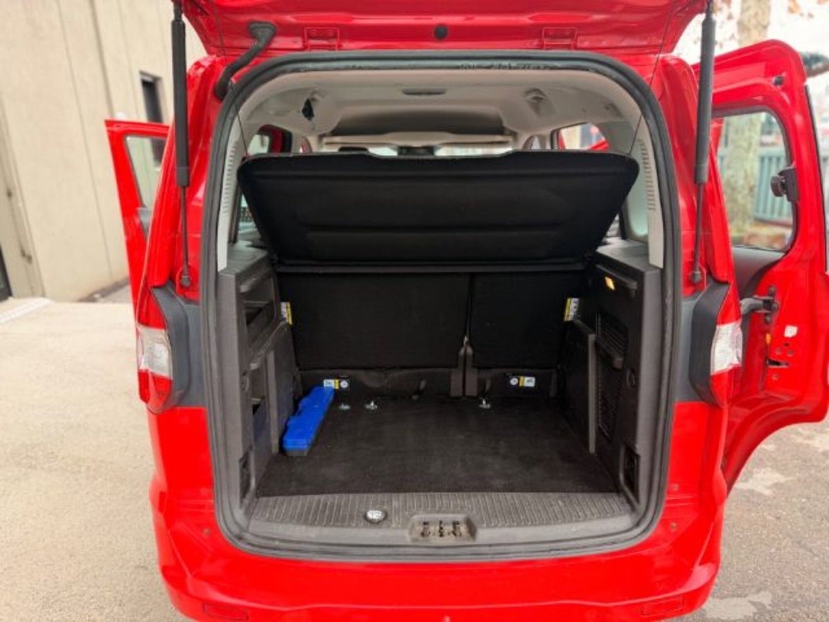 Ford Tourneo Courier 1.5 TDCI 75 CV Plus (12)