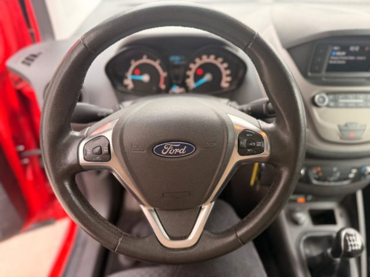 Ford Tourneo Courier 1.5 TDCI 75 CV Plus (14)