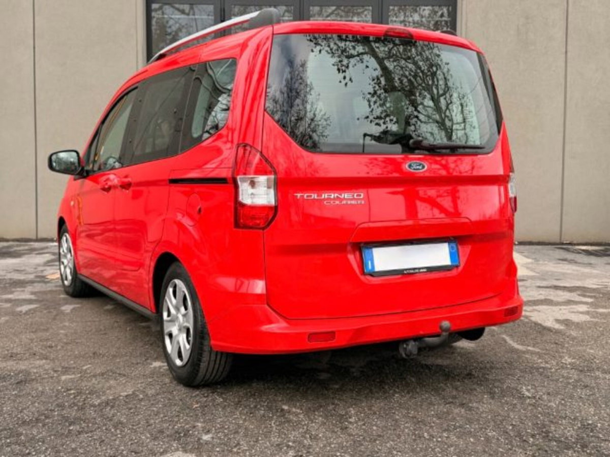 Ford Tourneo Courier 1.5 TDCI 75 CV Plus (5)