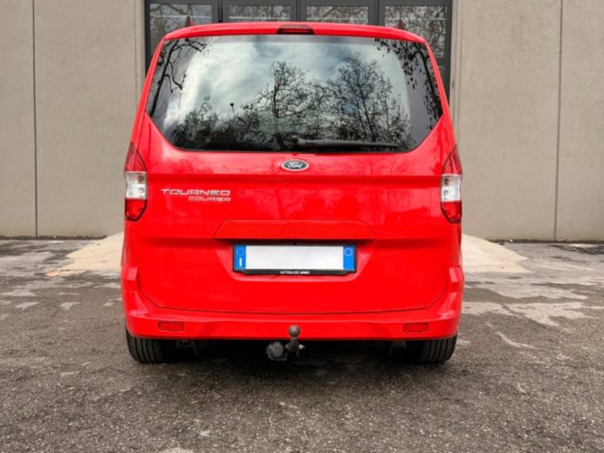 Ford Tourneo Courier 1.5 TDCI 75 CV Plus (6)