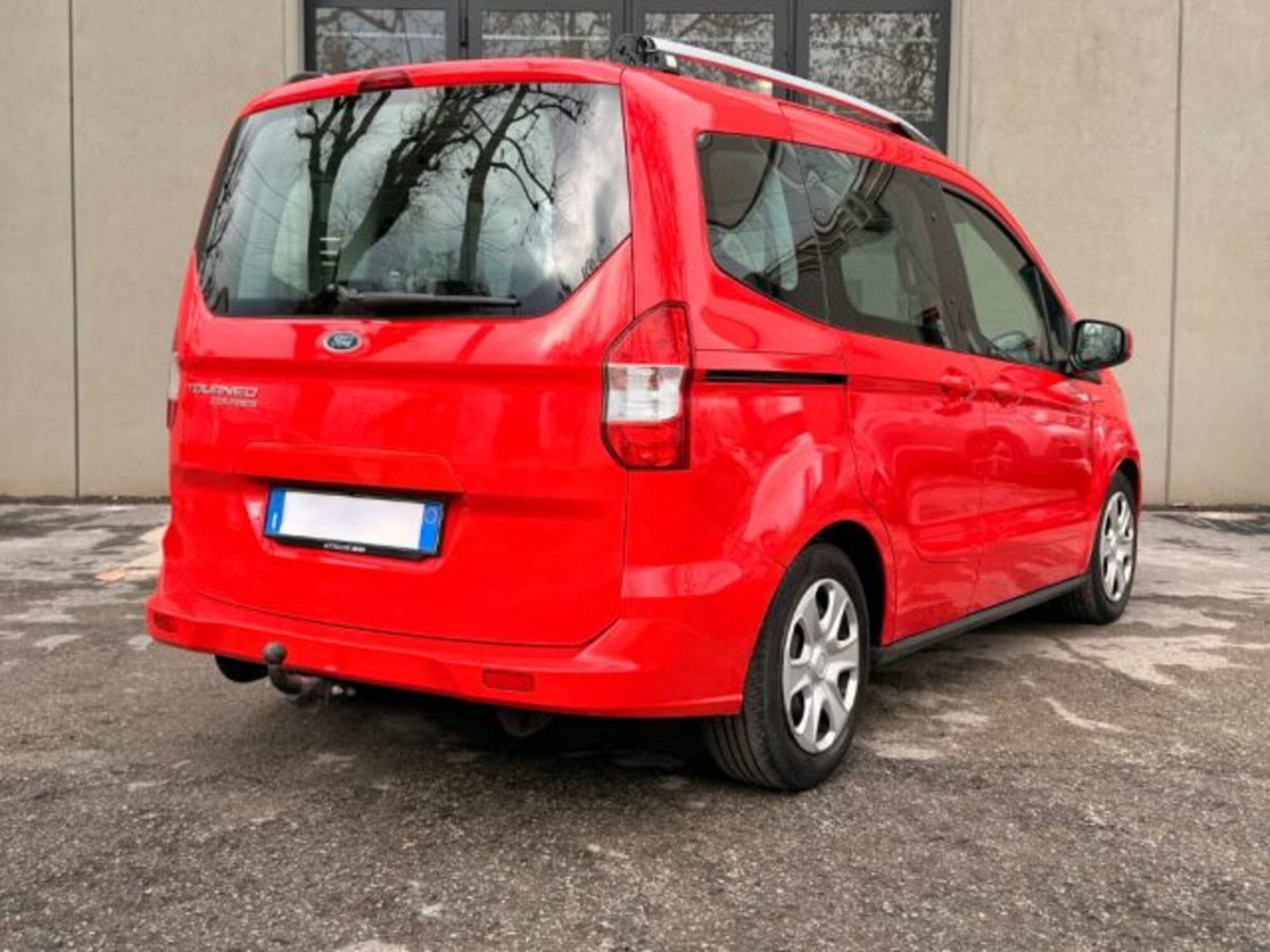 Ford Tourneo Courier 1.5 TDCI 75 CV Plus (7)