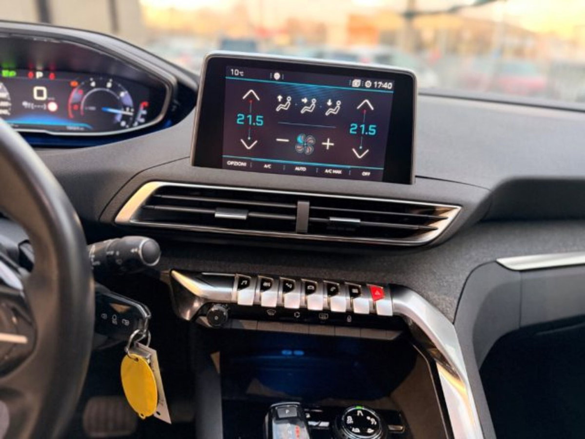 Peugeot 3008 BlueHDi 120 EAT6 S&S Allure (17)