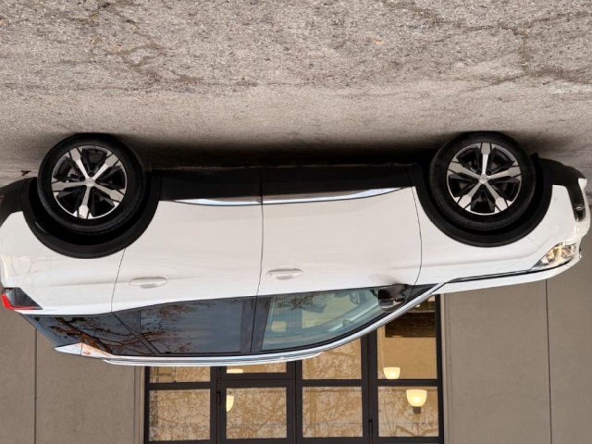 Peugeot 3008 BlueHDi 120 EAT6 S&S Allure (4)