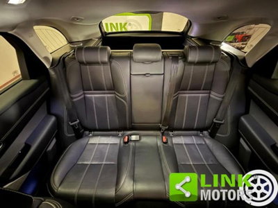 Land Rover Range Rover Velar 2.0D I4 240 CV R-Dynamic HSE (12)