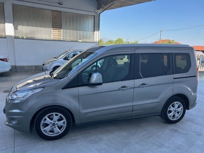 Ford Tourneo Connect 1.5 TDCi 120 CV Titanium (8)