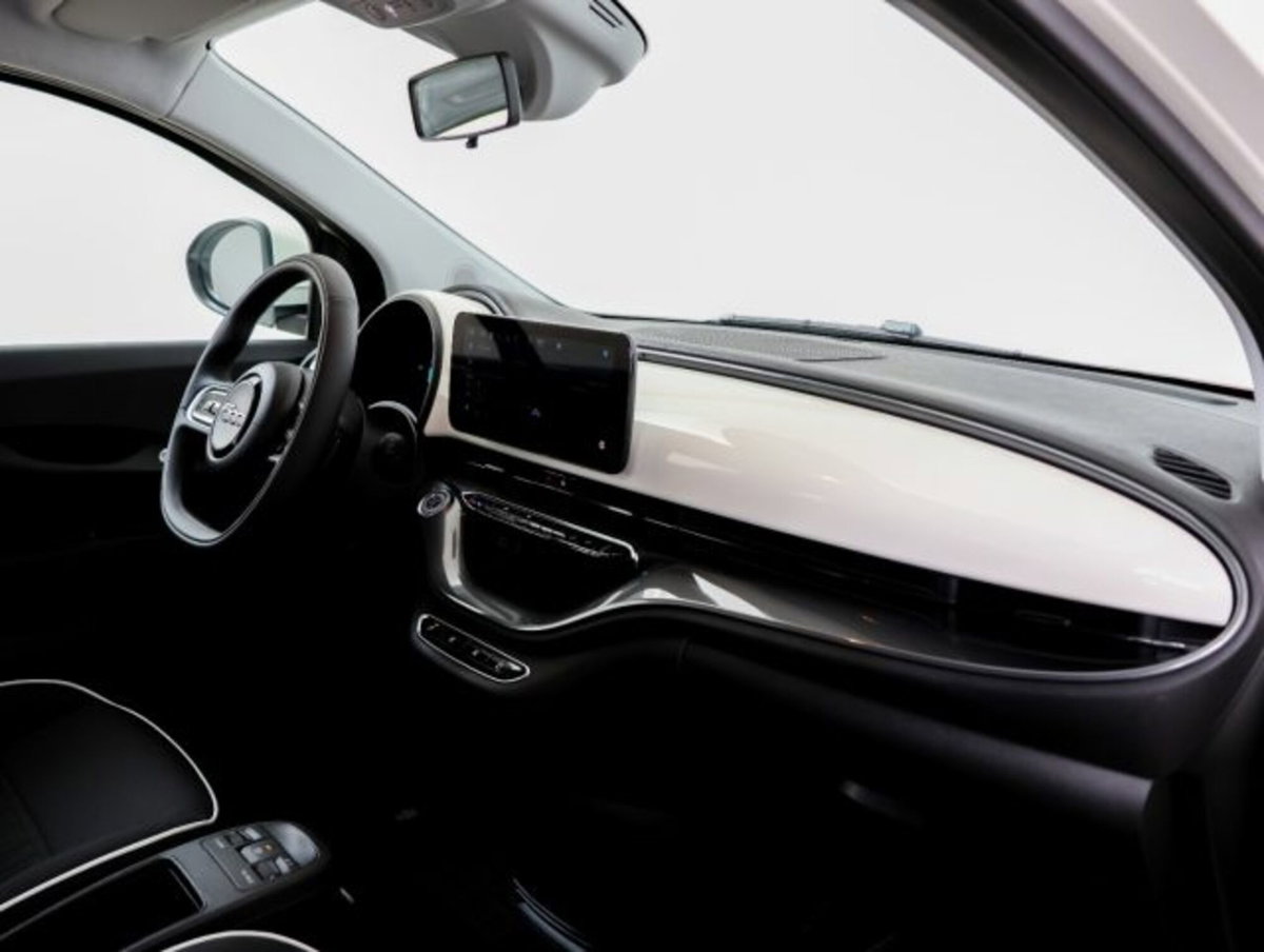 Fiat 500e Action Berlina 23,65 kWh (12)