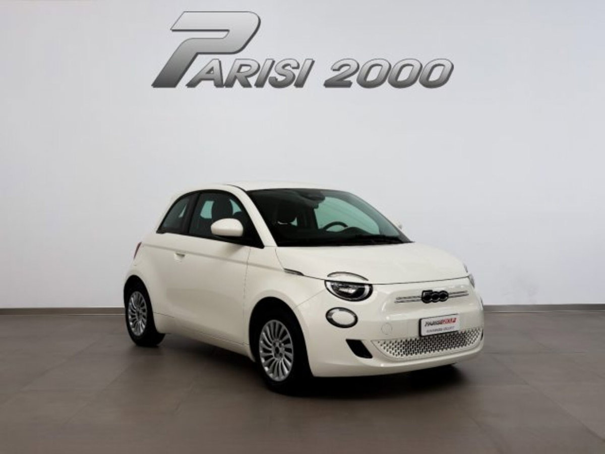Fiat 500e Action Berlina 23,65 kWh (2)