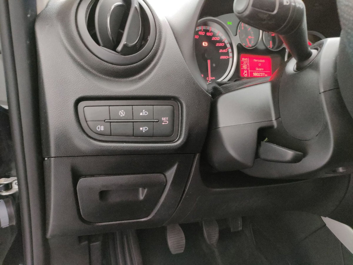 Alfa Romeo MiTo 1.3 JTDm 85 CV S&S Progression (17)