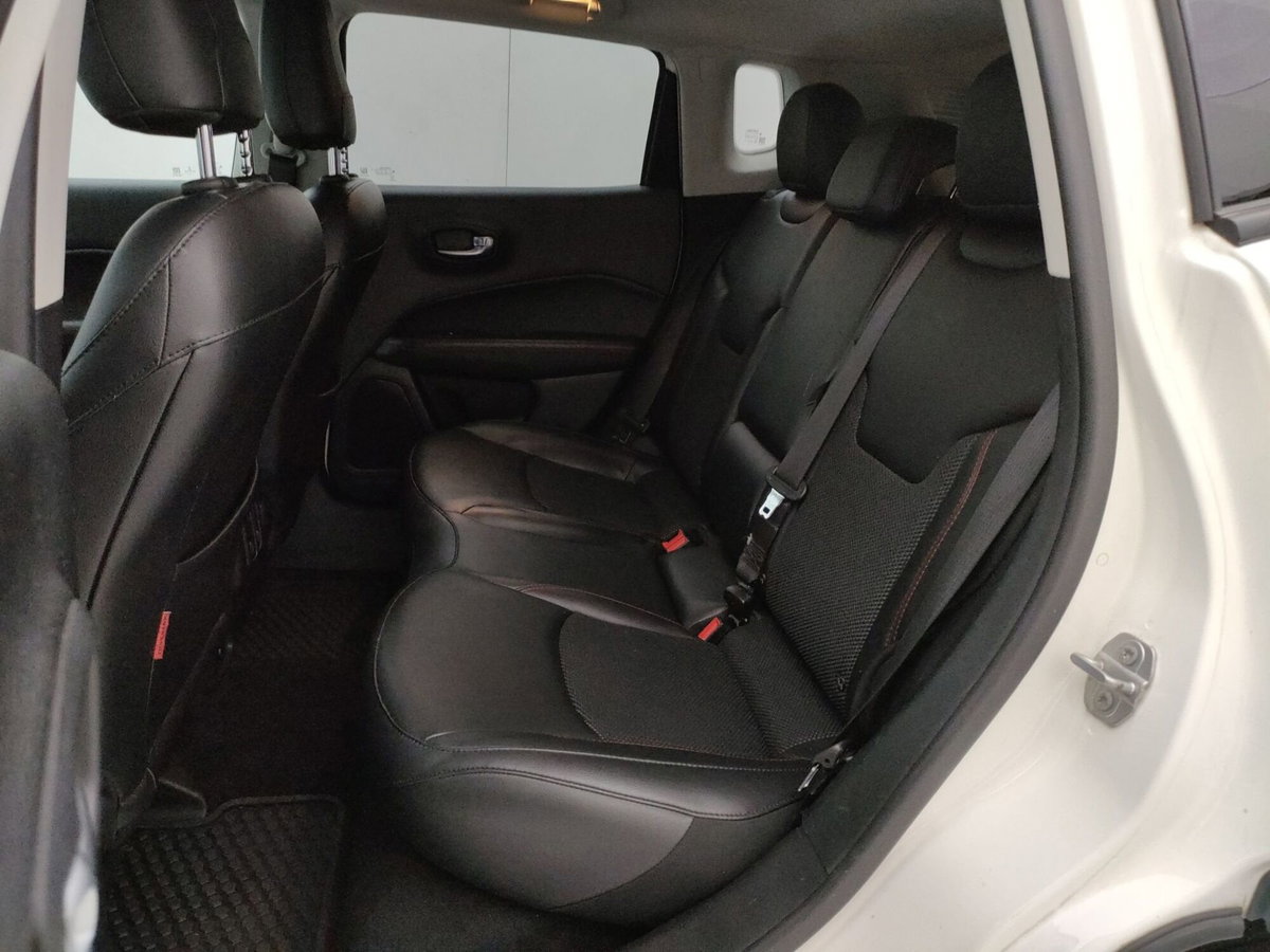 Jeep Compass 2.0 Multijet II 170 aut. 4WD Trailhawk (8)