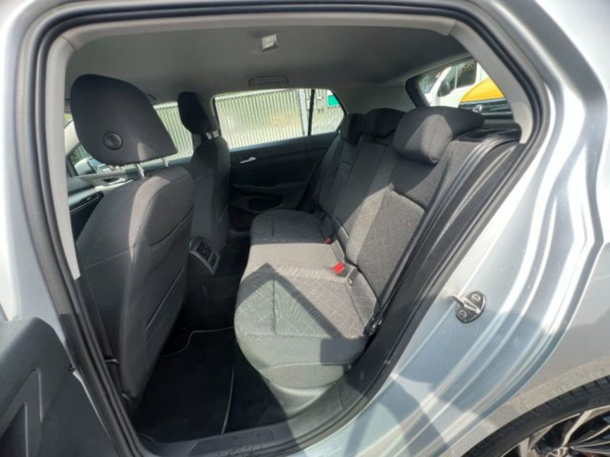 Volkswagen Golf 1.5 eTSI 130 CV EVO ACT DSG Life (10)