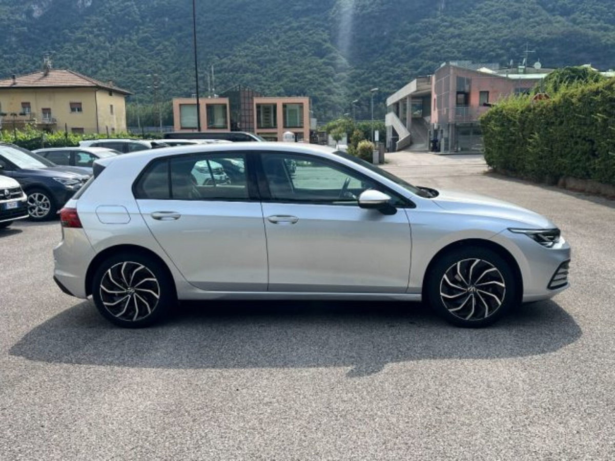 Volkswagen Golf 1.5 eTSI 130 CV EVO ACT DSG Life (3)