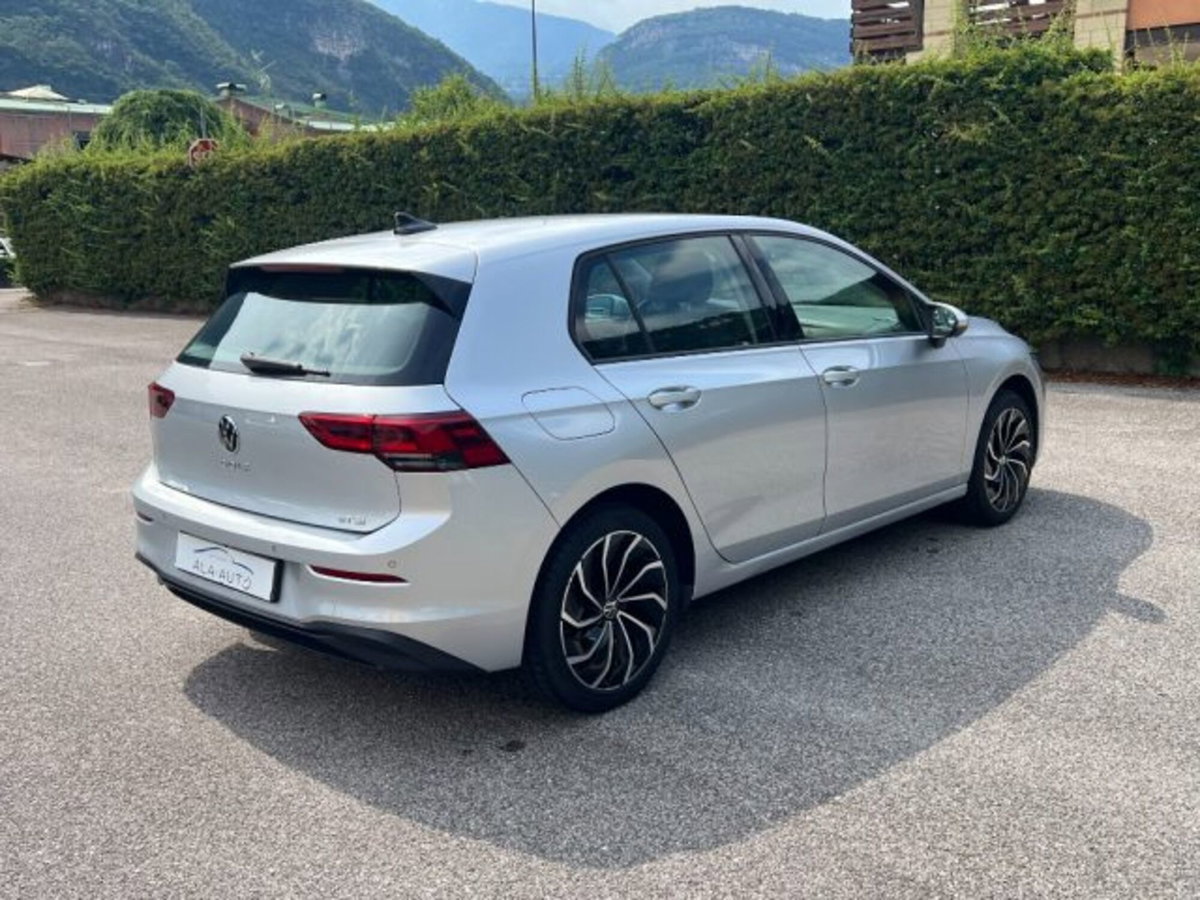 Volkswagen Golf 1.5 eTSI 130 CV EVO ACT DSG Life (4)