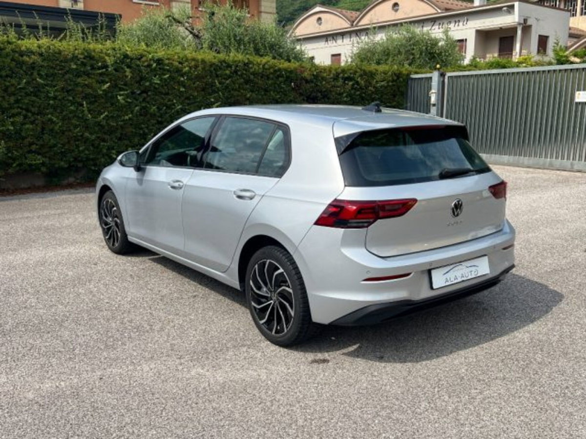 Volkswagen Golf 1.5 eTSI 130 CV EVO ACT DSG Life (6)