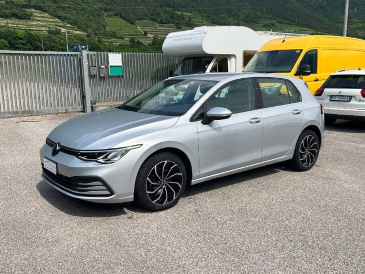 Volkswagen Golf 1.5 eTSI 130 CV EVO ACT DSG Life (8)