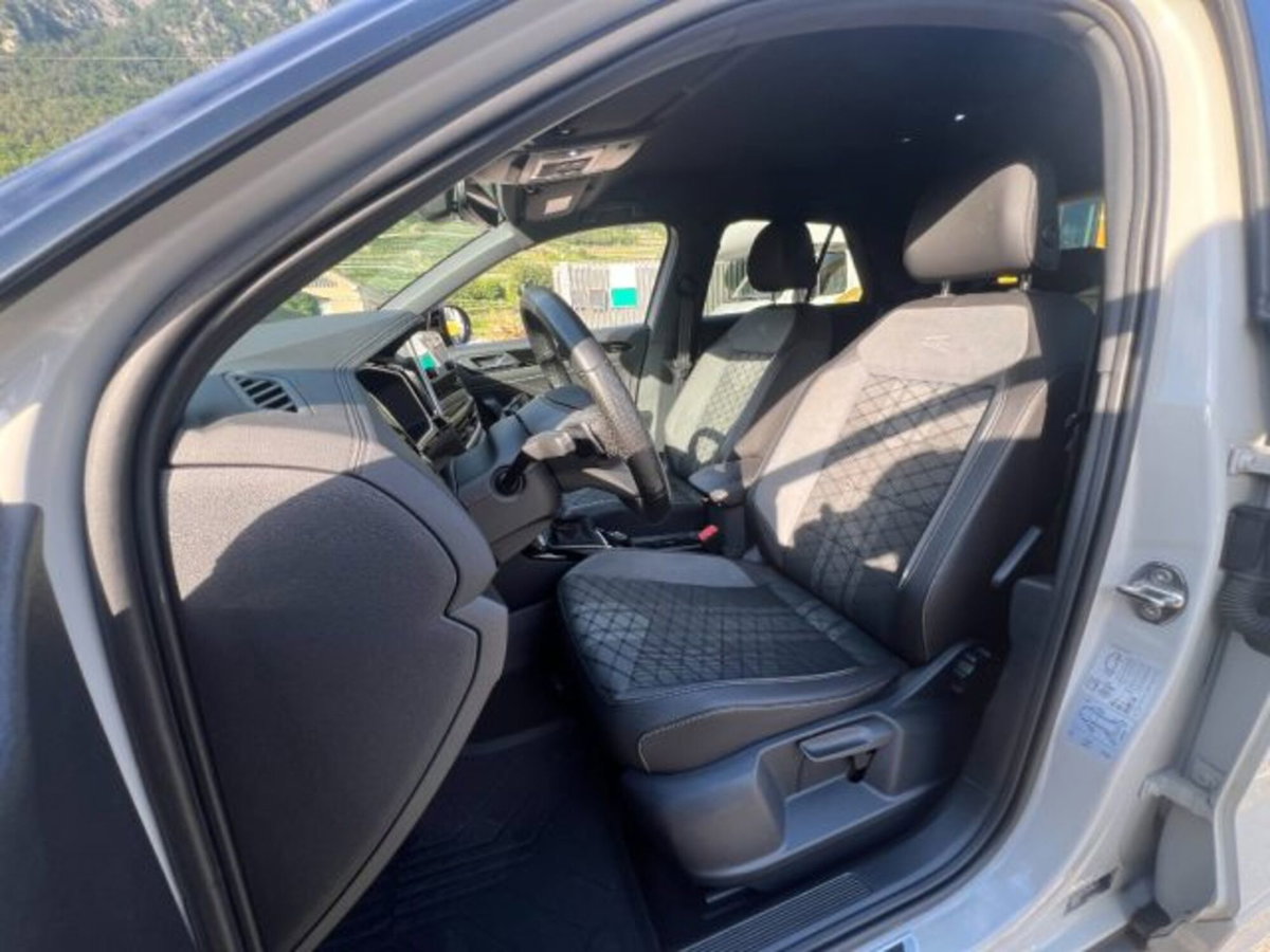 Volkswagen T-Roc 2.0 tdi R-Line 4motion 150cv dsg (12)
