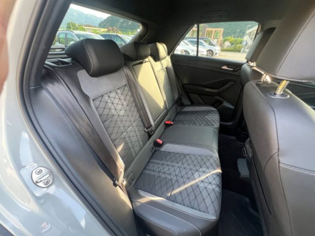 Volkswagen T-Roc 2.0 tdi R-Line 4motion 150cv dsg (14)