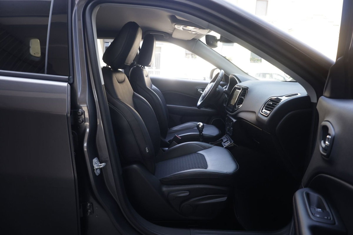 Jeep Compass 1.6 Multijet II 2WD Limited (12)