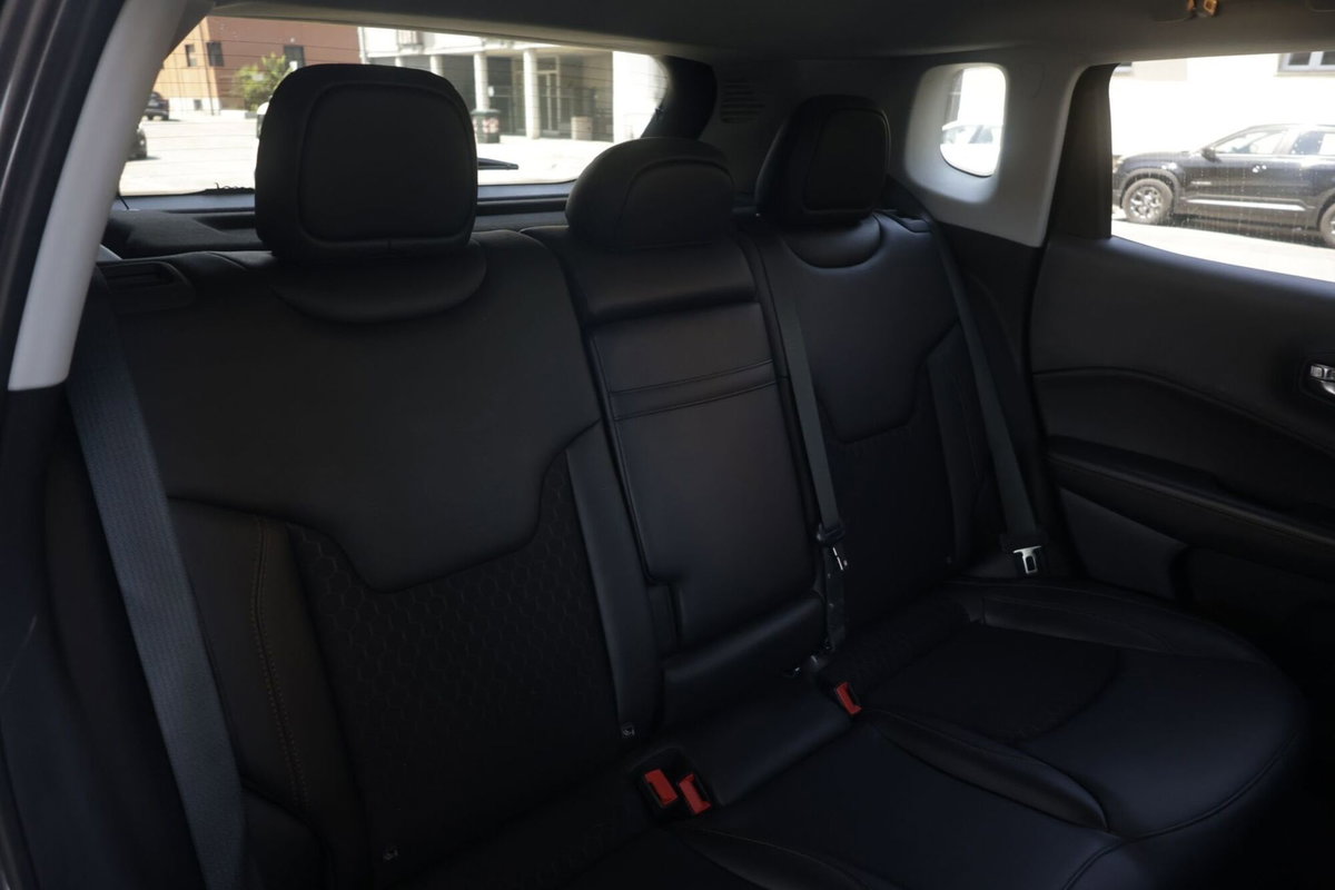 Jeep Compass 1.6 Multijet II 2WD Limited (14)