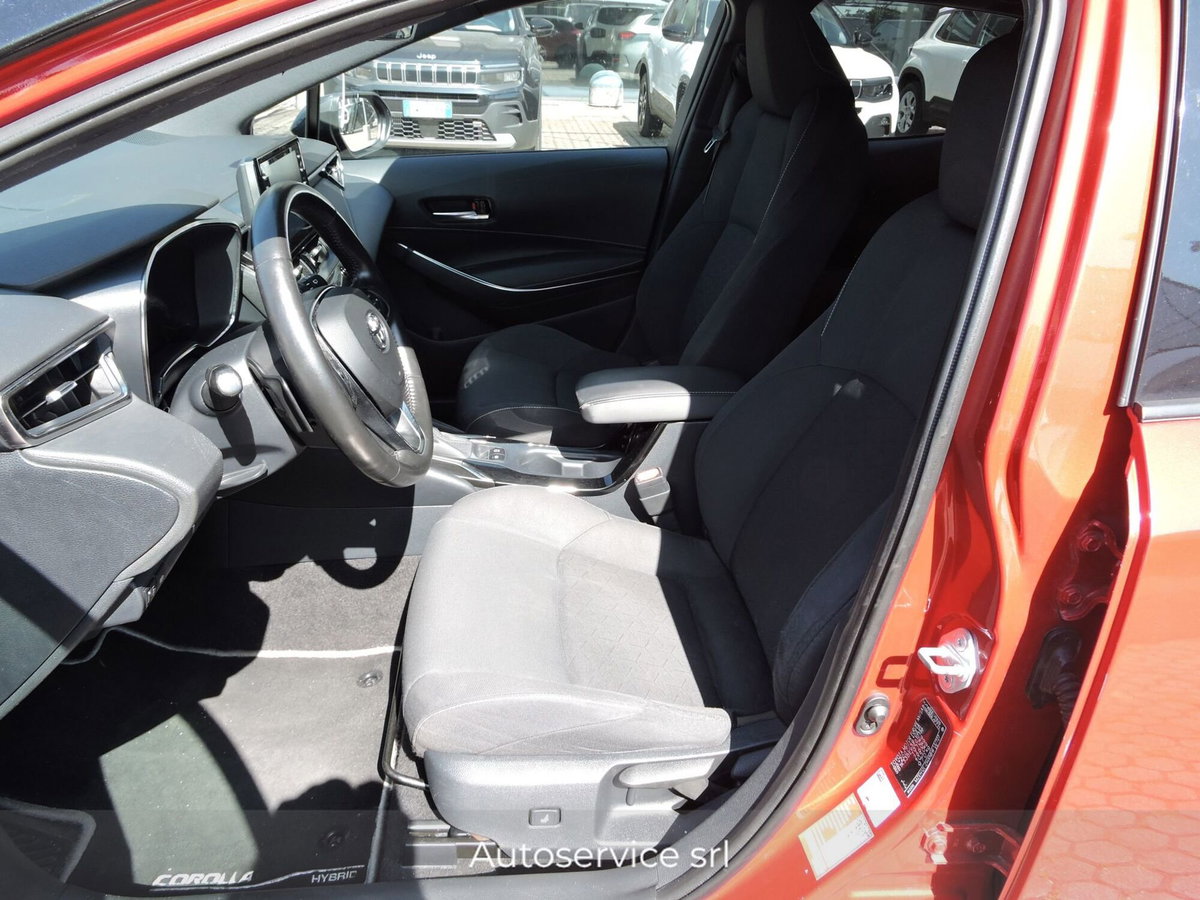 Toyota Corolla 2.0 Hybrid Lounge (13)