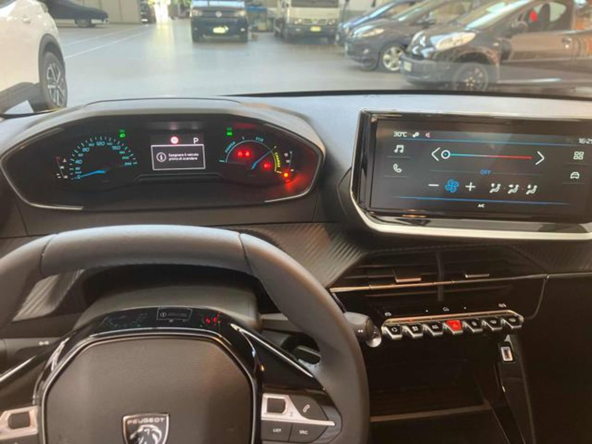 Peugeot 208 1.2 puretech Active s&s 100cv (6)