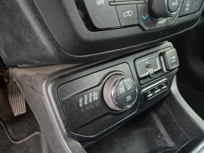 Jeep Renegade 1.3 T4 190CV PHEV 4xe AT6 Limited (11)