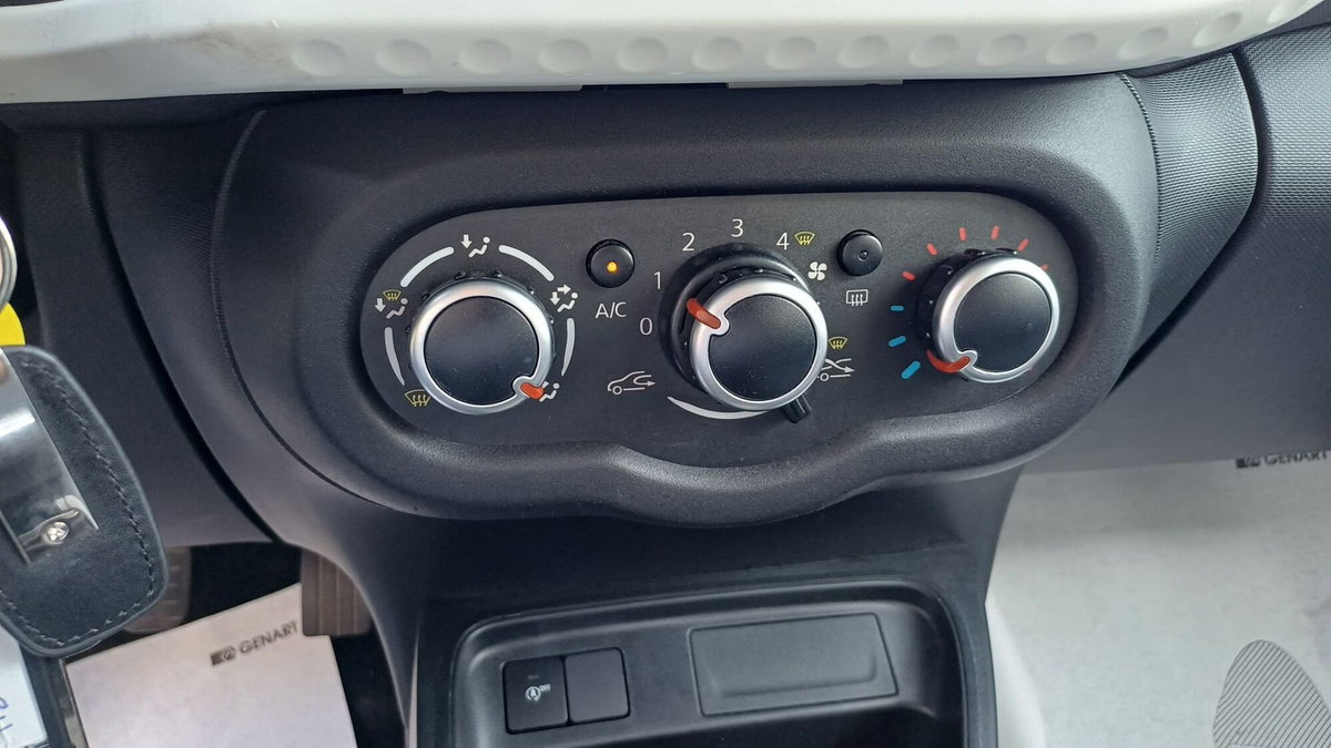 Renault Twingo SCe 65 CV Duel (13)