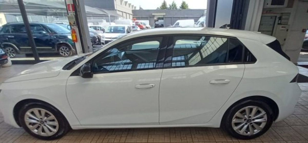 Opel Astra 1.5 Turbo Diesel 130 CV Edition (4)