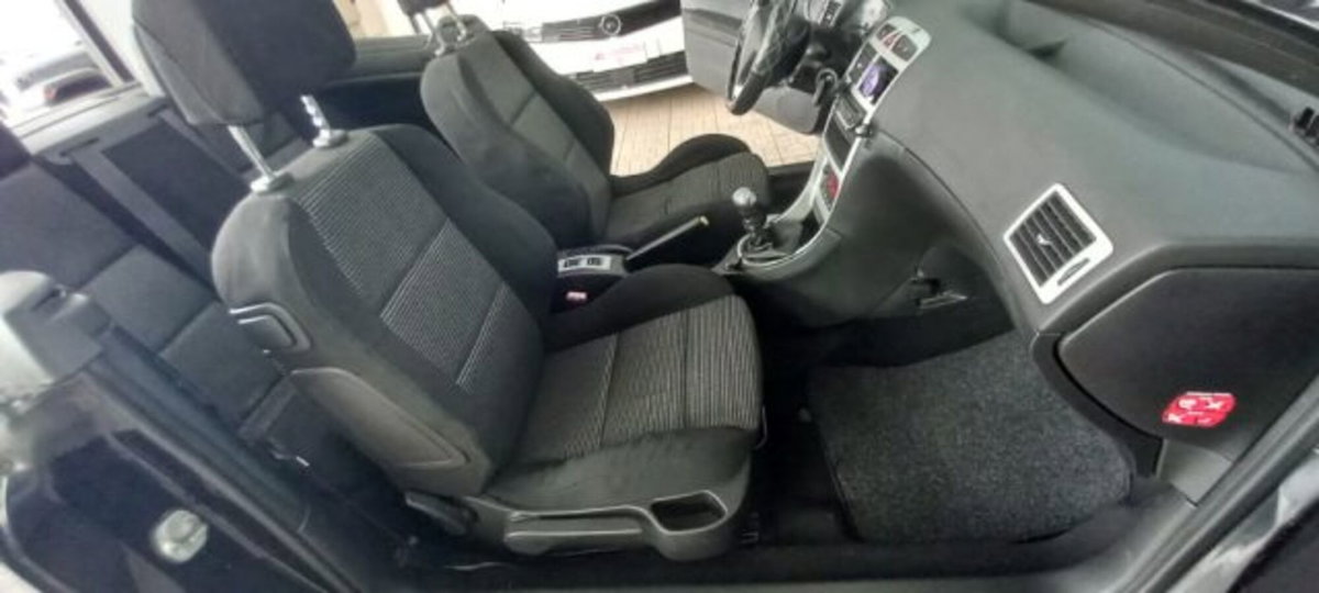 Peugeot 307 Cabrio HDi FAP CC Tecno (10)
