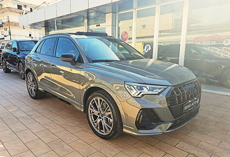 Audi Q3 Sportback 40 2.0 tdi Identity Black quattro 193cv s-tronic