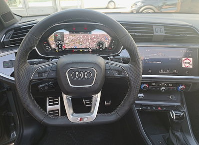 Audi Q3 Sportback 40 2.0 tdi Identity Black quattro 193cv s-tronic (12)