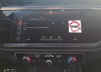 Audi Q3 Sportback 40 2.0 tdi Identity Black quattro 193cv s-tronic (15)