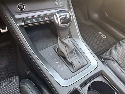 Audi Q3 Sportback 40 2.0 tdi Identity Black quattro 193cv s-tronic (16)