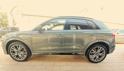 Audi Q3 Sportback 40 2.0 tdi Identity Black quattro 193cv s-tronic (8)