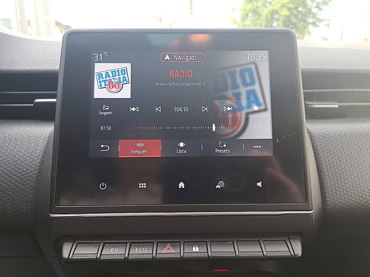 Renault Clio Full Hybrid E-Tech 140 CV 5 porte Intens (14)